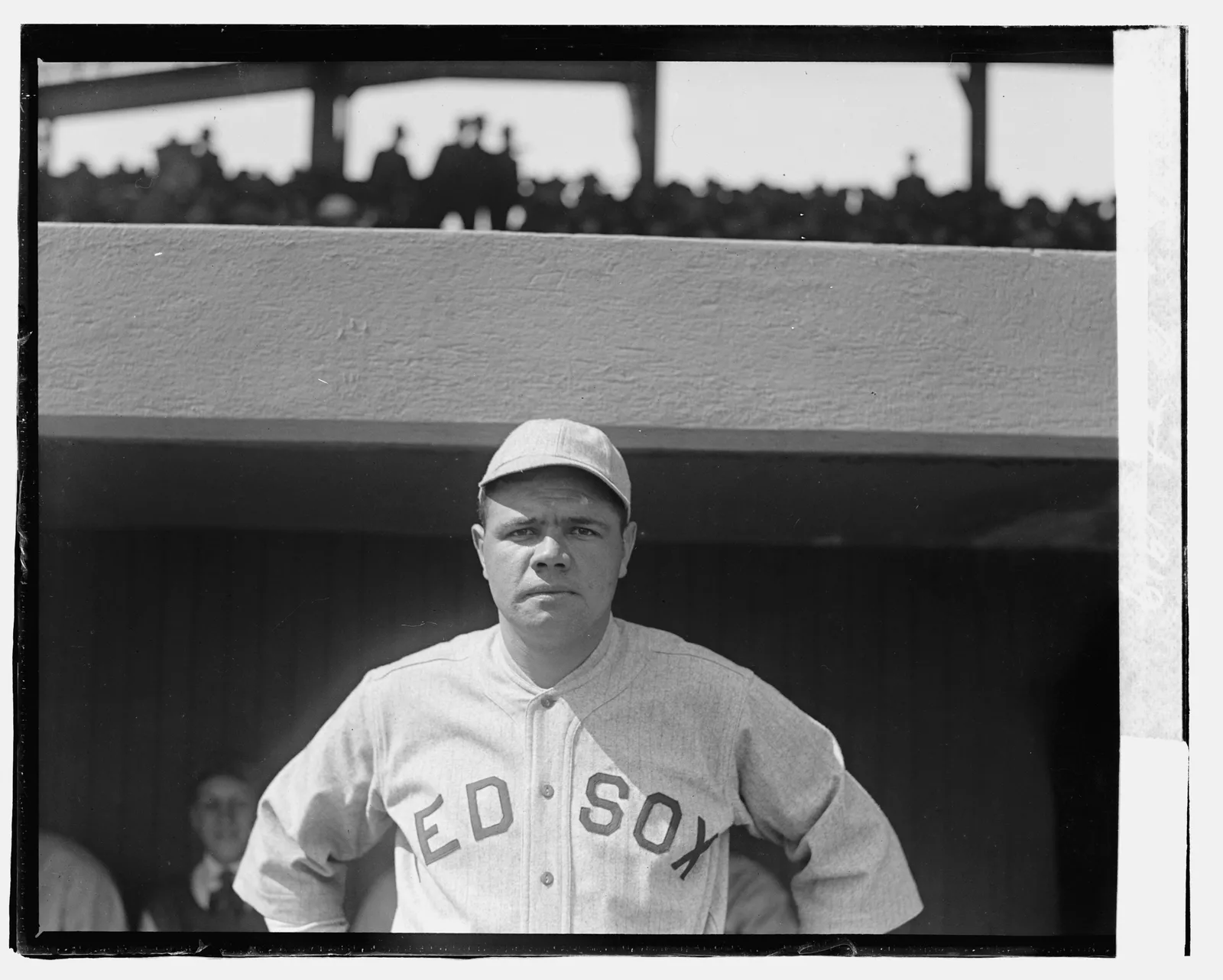 Portrait de Babe Ruth en 1919, peu avant sa vente aux Yankees
