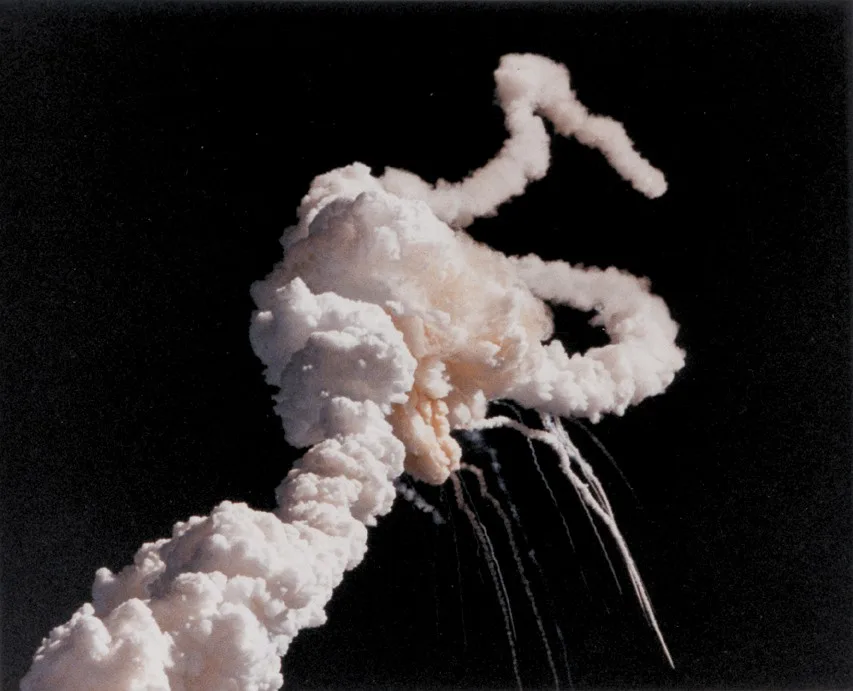 La navette spatiale Challenger se désintègre en plein vol, 73 secondes après son décollage, le 28 janvier 1986