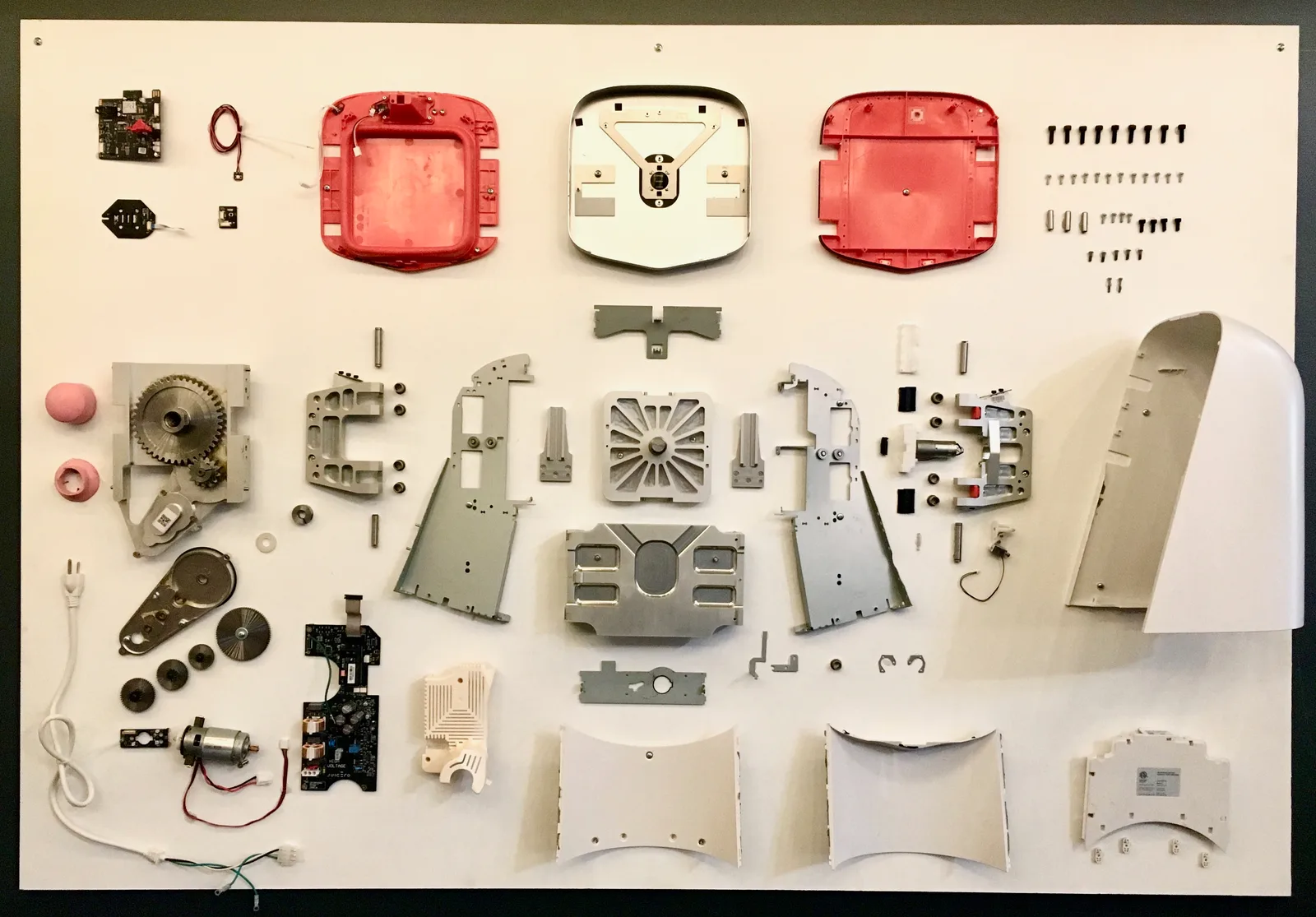 Le presse-fruits connecté Juicero démonté